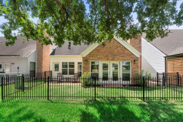 7635 Ameswood Road, Houston, TX 77095