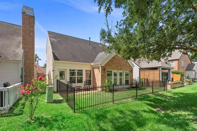 7635 Ameswood Road, Houston, TX 77095
