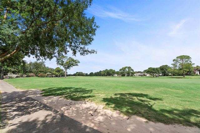 7635 Ameswood Road, Houston, TX 77095