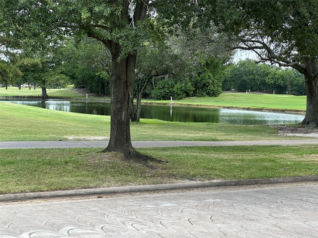 7635 Ameswood Road, Houston, TX 77095