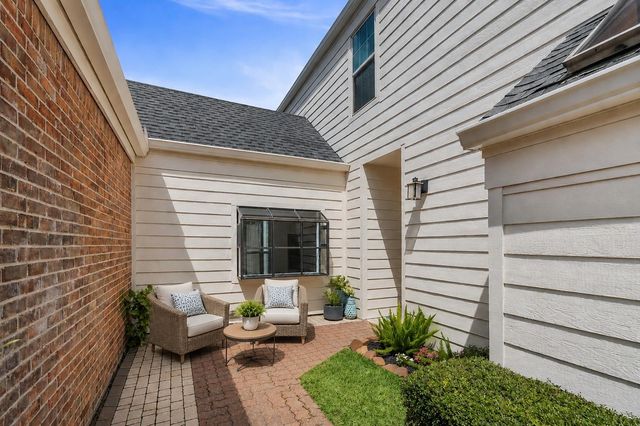7635 Ameswood Road, Houston, TX 77095