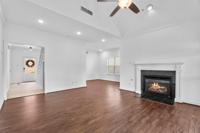 7635 Ameswood Road, Houston, TX 77095