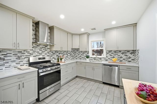 198 W Northfield Rd, Livingston Twp., NJ 07039