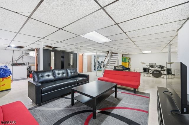 198 W Northfield Rd, Livingston Twp., NJ 07039