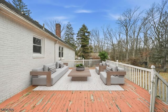 198 W Northfield Rd, Livingston Twp., NJ 07039