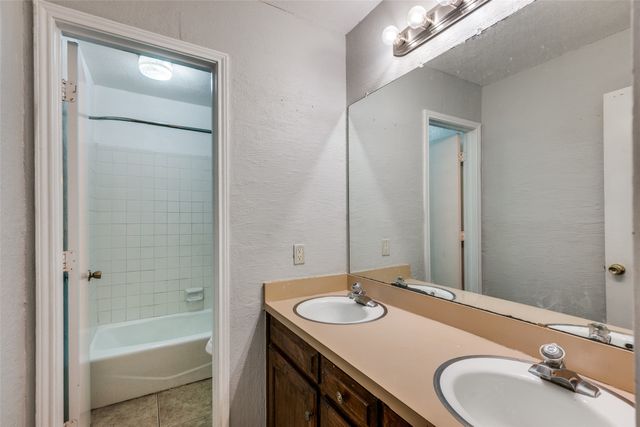 7419 Lemonwood Lane, Fort Worth, TX 76133