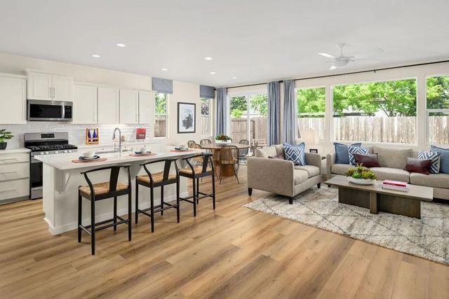 1781 Lockwood Dr, Plumas Lake, CA 95961