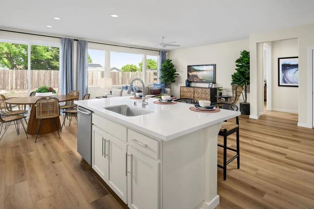 1781 Lockwood Dr, Plumas Lake, CA 95961