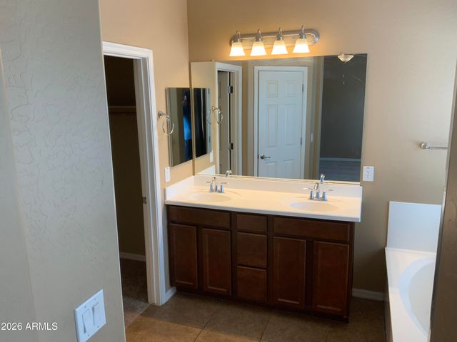 1357 W CRAPE Road, San Tan Valley, AZ 85140