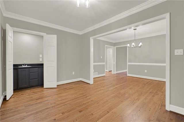 935 Lenox Hill NE Court, Atlanta, GA 30324