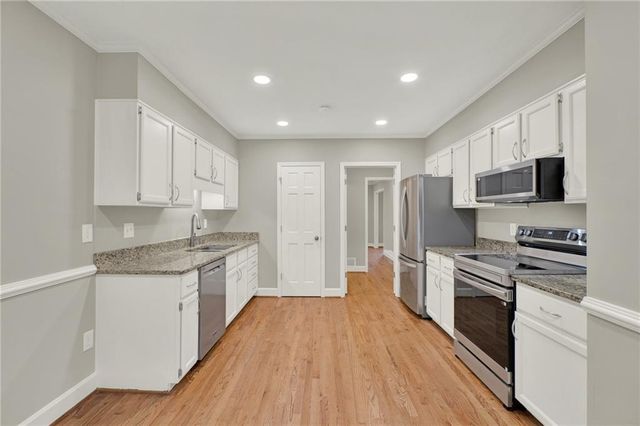 935 Lenox Hill NE Court, Atlanta, GA 30324