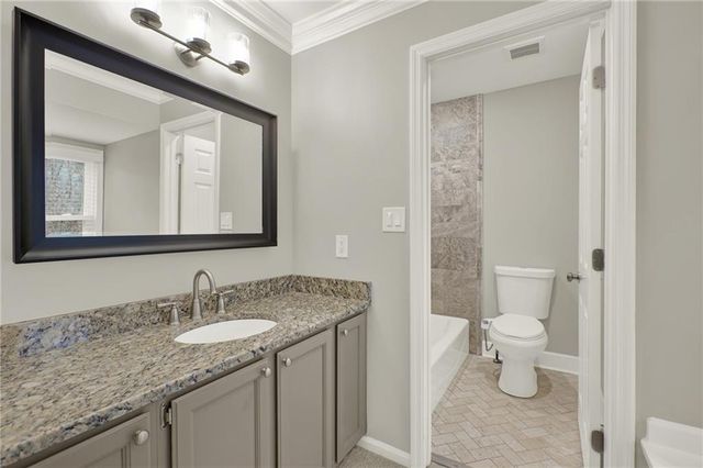 935 Lenox Hill NE Court, Atlanta, GA 30324