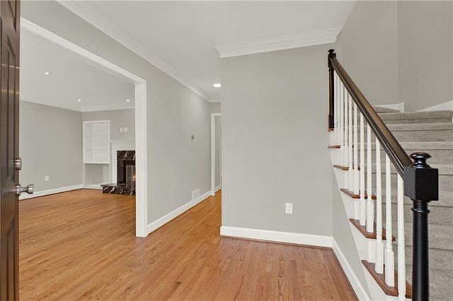 935 Lenox Hill NE Court, Atlanta, GA 30324