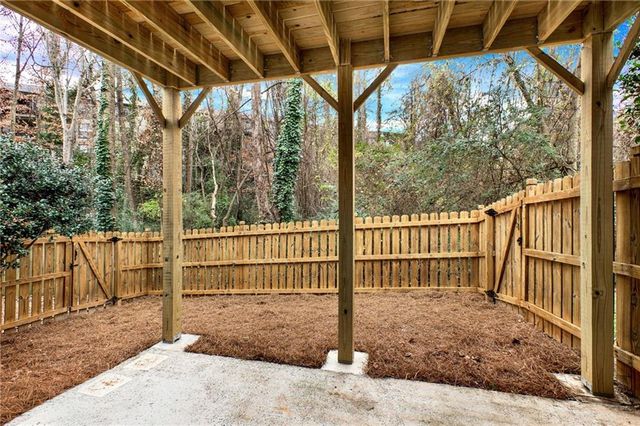 935 Lenox Hill NE Court, Atlanta, GA 30324