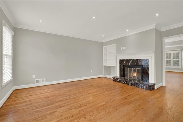 935 Lenox Hill NE Court, Atlanta, GA 30324