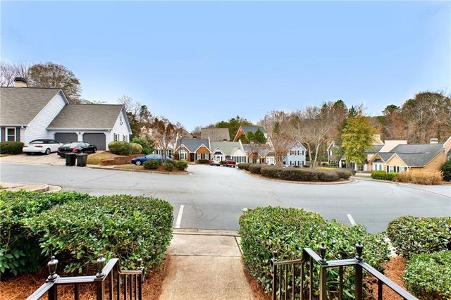 935 Lenox Hill NE Court, Atlanta, GA 30324