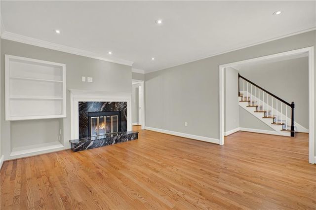 935 Lenox Hill NE Court, Atlanta, GA 30324