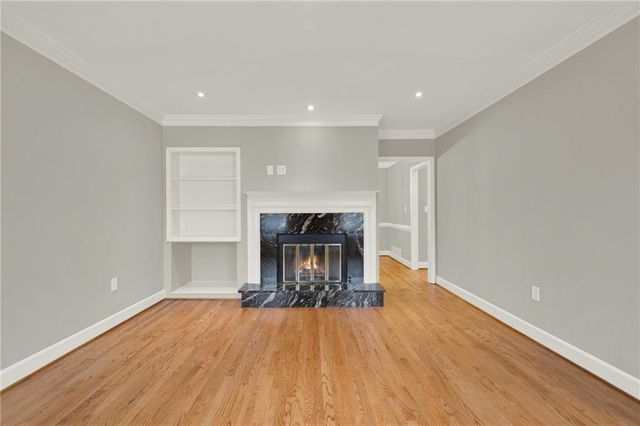 935 Lenox Hill NE Court, Atlanta, GA 30324