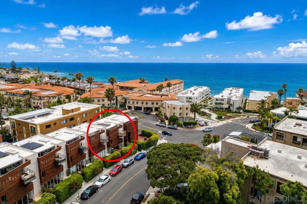 Image 1 of property listing at 419 Ravina Street, La Jolla, CA 92037