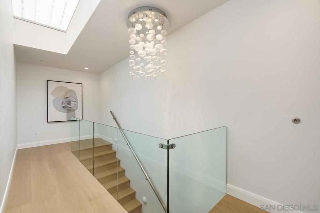 Image 13 of property listing at 419 Ravina Street, La Jolla, CA 92037
