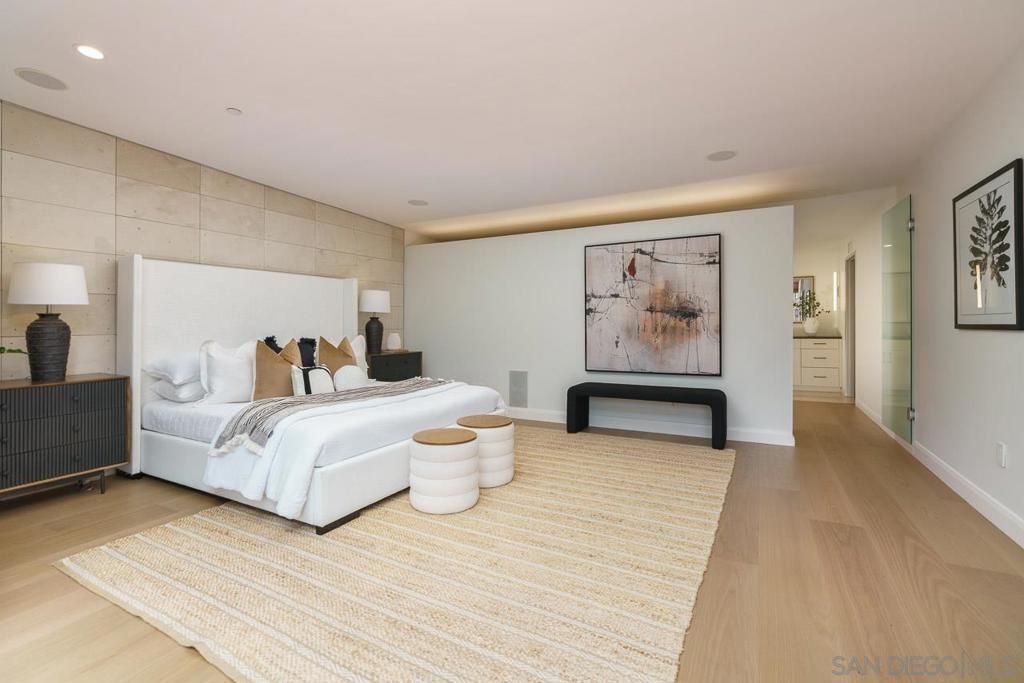 Image 14 of property listing at 419 Ravina Street, La Jolla, CA 92037