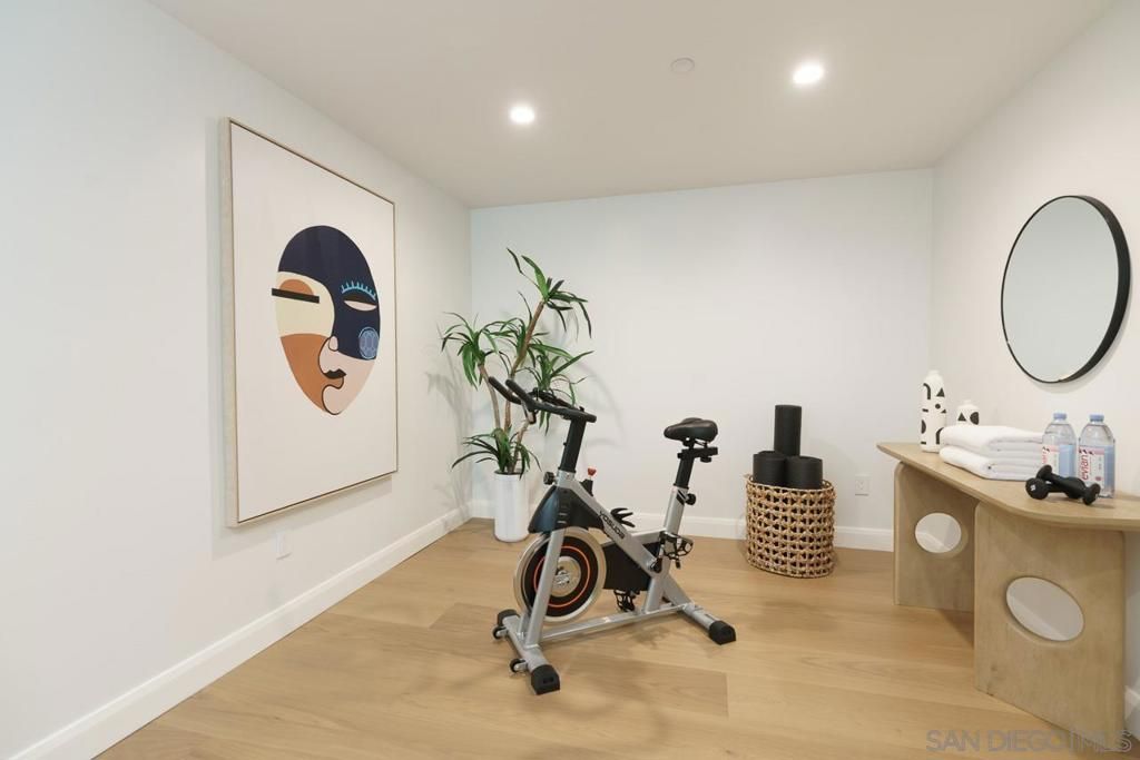 Image 20 of property listing at 419 Ravina Street, La Jolla, CA 92037