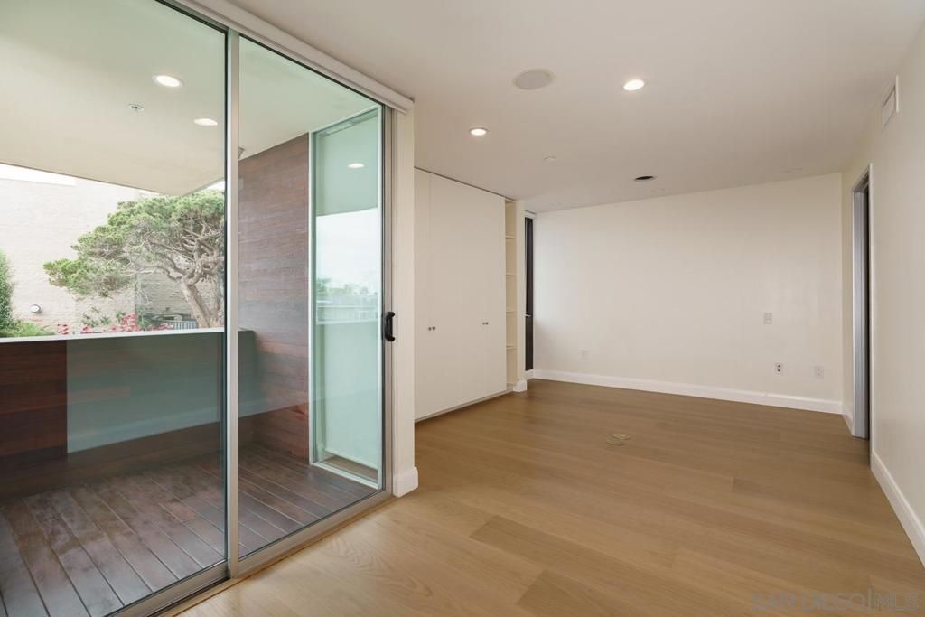 Image 21 of property listing at 419 Ravina Street, La Jolla, CA 92037