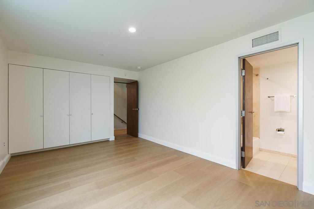 Image 26 of property listing at 419 Ravina Street, La Jolla, CA 92037