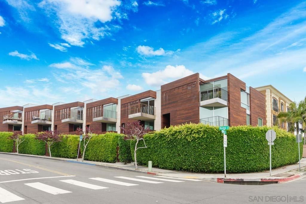 Image 32 of property listing at 419 Ravina Street, La Jolla, CA 92037