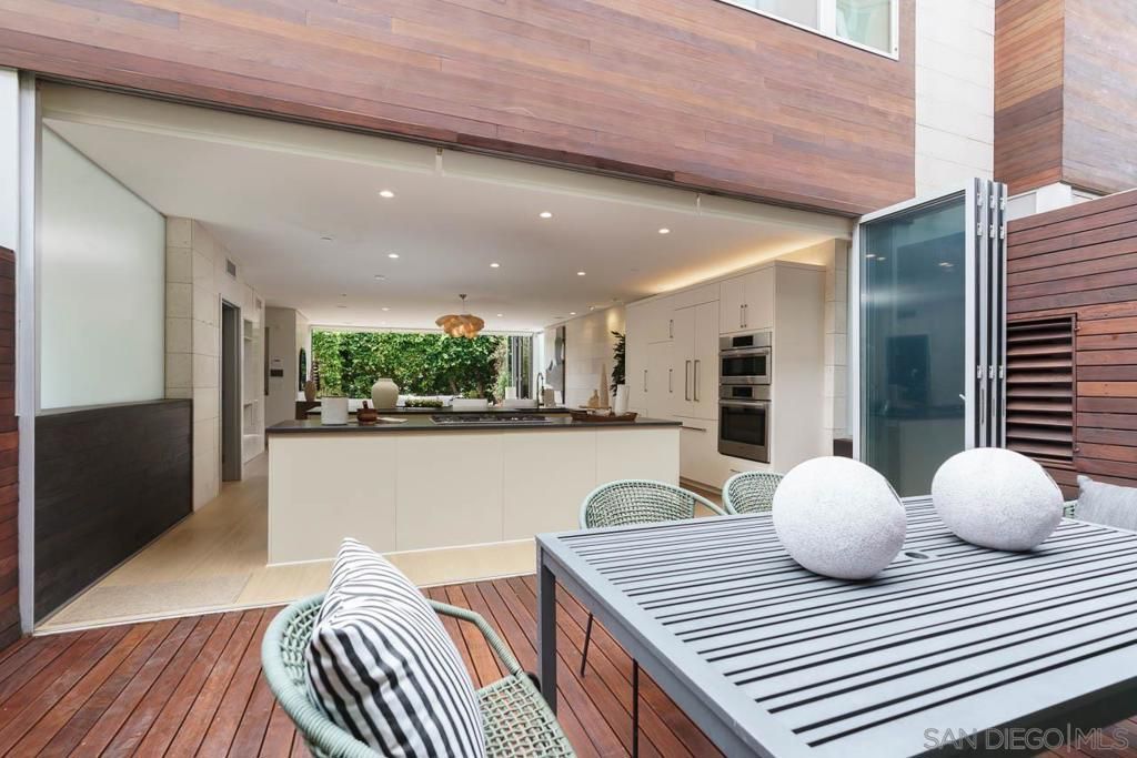 Image 9 of property listing at 419 Ravina Street, La Jolla, CA 92037