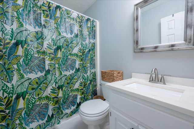 115 Pin Oaks Ln, Hohenwald, TN 38462