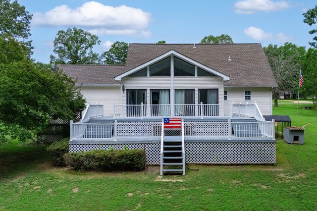 115 Pin Oaks Ln, Hohenwald, TN 38462