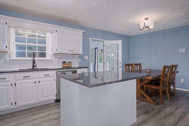 115 Pin Oaks Ln, Hohenwald, TN 38462