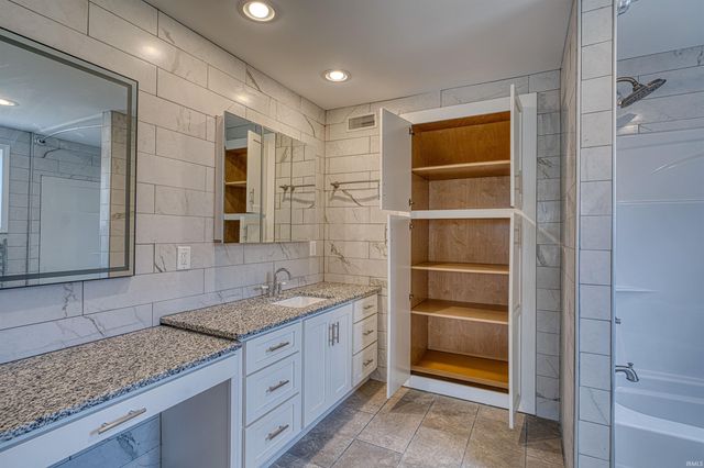 4505 Broadway Avenue, Evansville, IN 47712