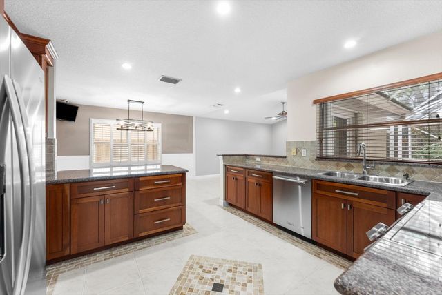 7669 Cedar Hurst Court, Lake Worth, FL 33467