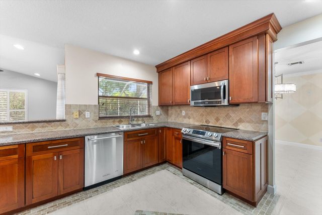 7669 Cedar Hurst Court, Lake Worth, FL 33467