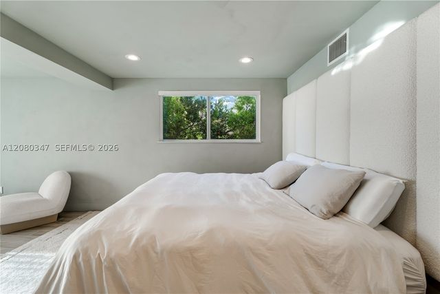 7501 W Adventure Ave, North Bay Village, FL 33141