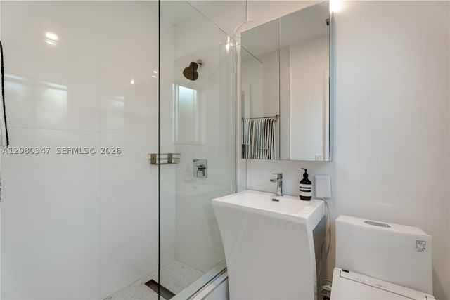 7501 W Adventure Ave, North Bay Village, FL 33141