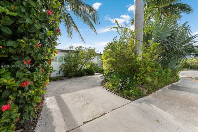 7501 W Adventure Ave, North Bay Village, FL 33141