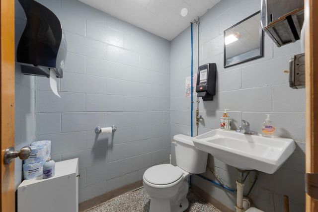 2108 8th Avenue NW, Faribault, MN 55021