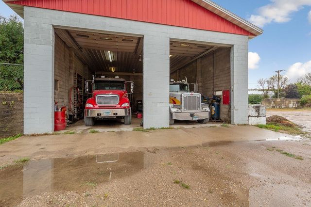 2108 8th Avenue NW, Faribault, MN 55021