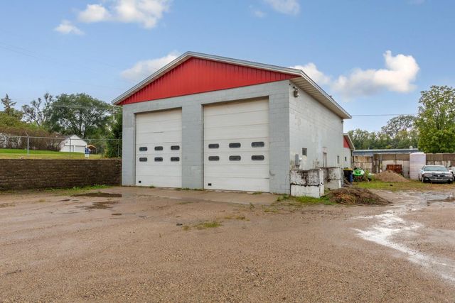 2108 8th Avenue NW, Faribault, MN 55021