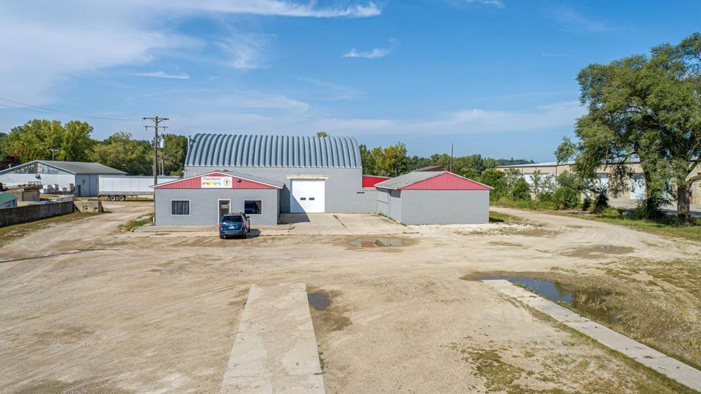 2108 8th Avenue NW, Faribault, MN 55021