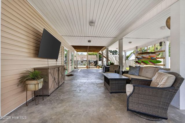 131 NE 15th Street, Oak Island, NC 28465