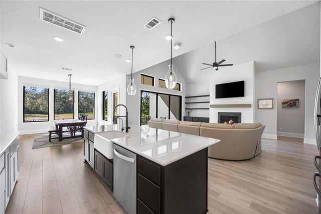 15391 Ringbill Way, Magnolia, TX 77354