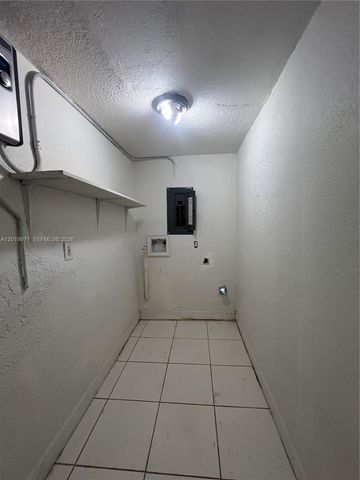 2860 NW 207th St, Miami Gardens, FL 33056
