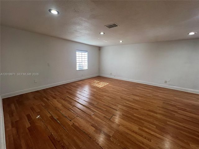 2860 NW 207th St, Miami Gardens, FL 33056