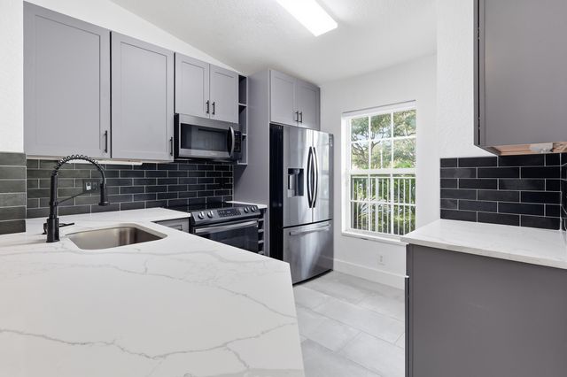 3990 NW 91ST Terrace, Sunrise, FL 33351