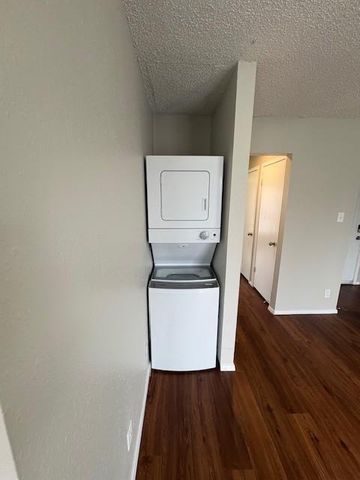 5303 Saint Georges GRN D, Austin, TX 78745
