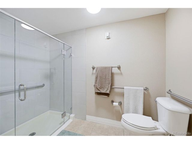 9059 E Panorama Cir B111, Englewood, CO 80112